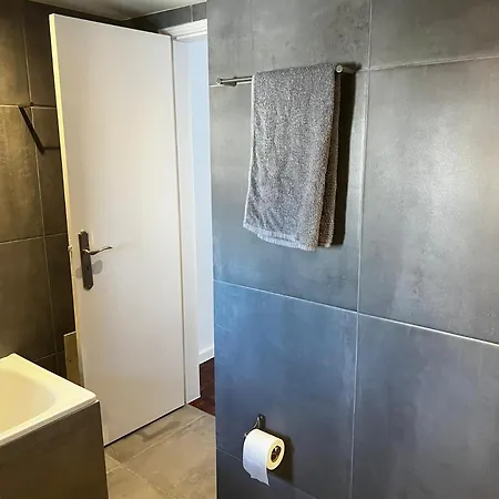 Espacoso No Chiado Apartman *